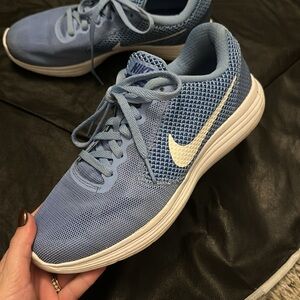 Nike gym shoe